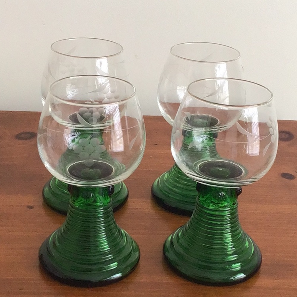 Vintage Roemer Four (4) German Wine Glass Etched Grapes Vines Bee Hive Bottom